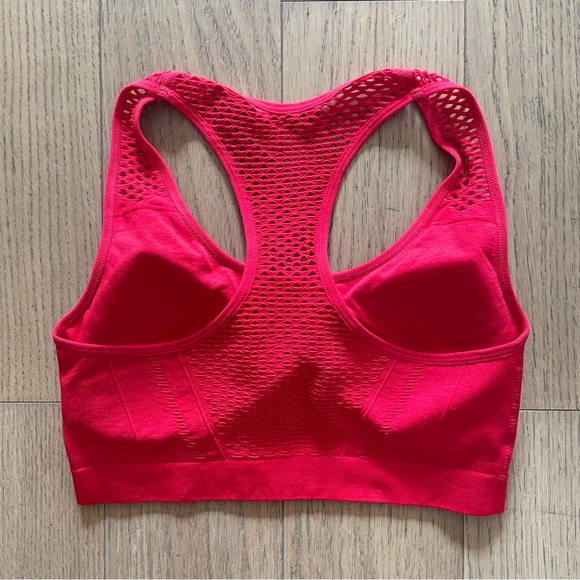 Red Sports Bra w. Mesh Back Detail NWOT - Size S - Picture 3 of 3
